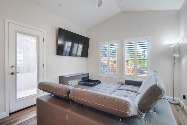 Building Photo - 4314 Nabal Dr