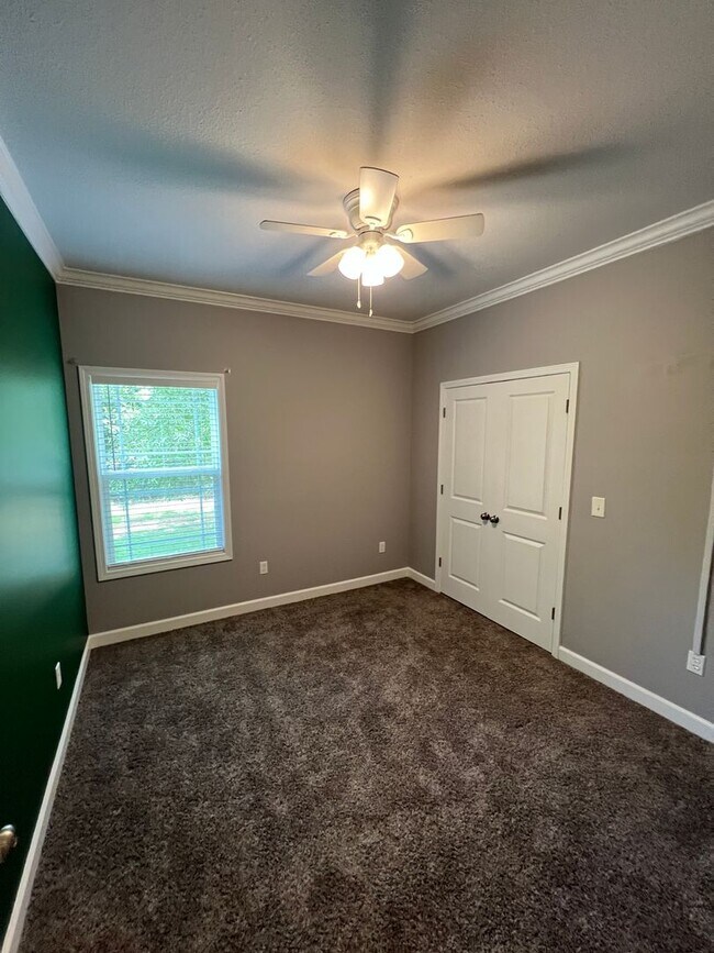 Building Photo - 112 Bellwood Trail