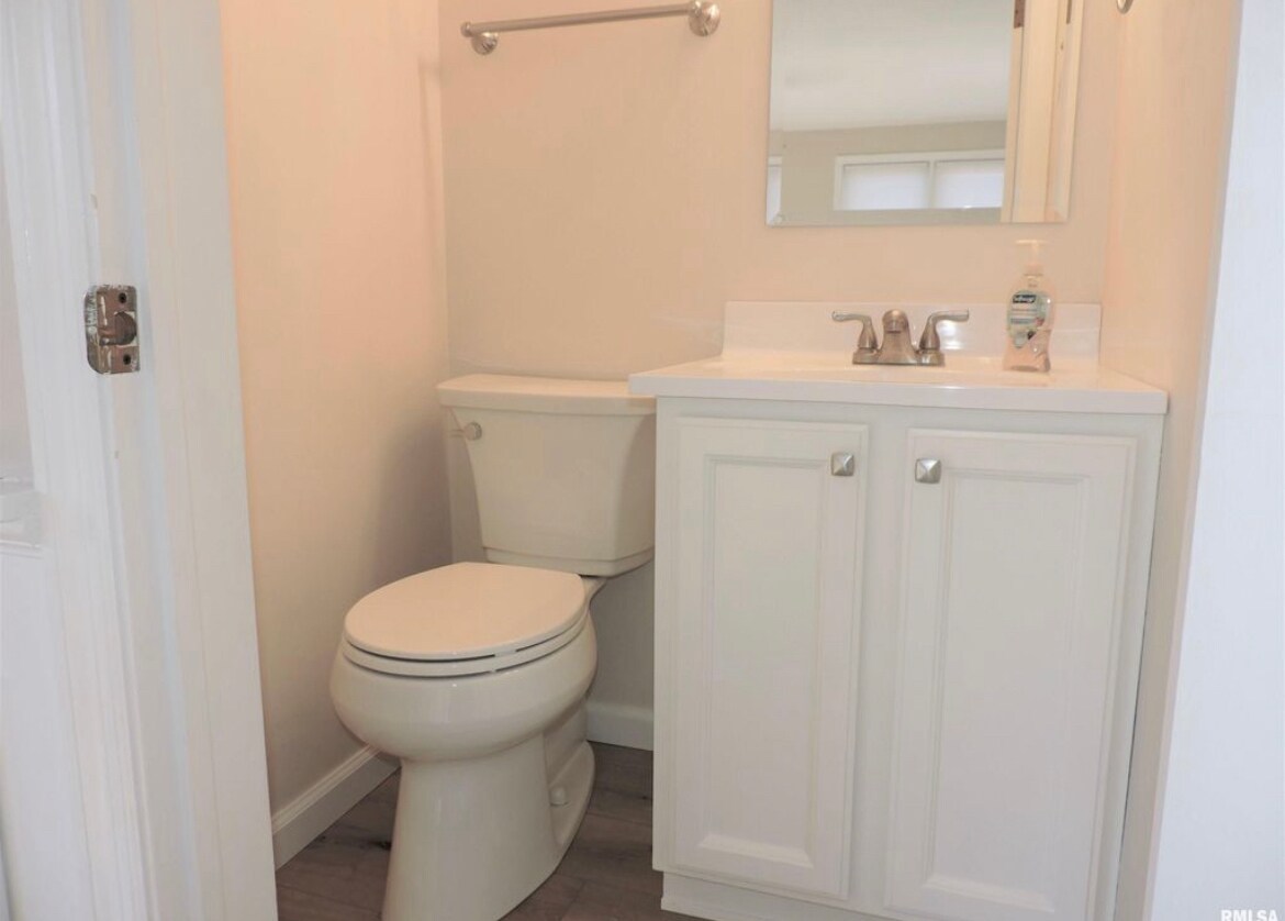 Half Bath - 2416 E Grandview Ave