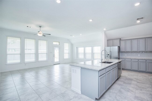 Building Photo - 8726 Fairbrook Dr