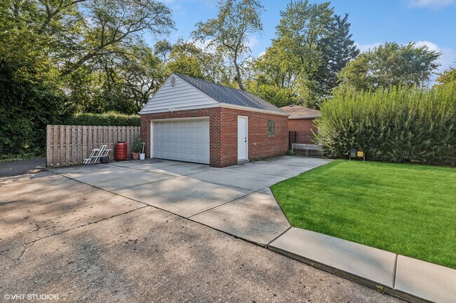 Building Photo - 6248 N Ionia Ave