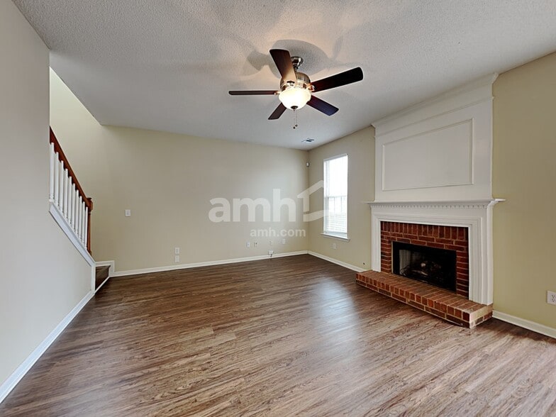 Building Photo - 145 Sandy Ln