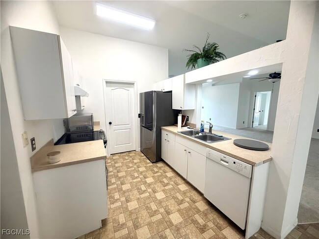 Building Photo - 3716 5th St SW