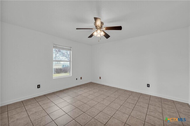 Building Photo - 4205 Thunder Creek Dr