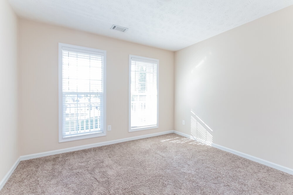 Building Photo - 670 Chapel Hill Dr SE