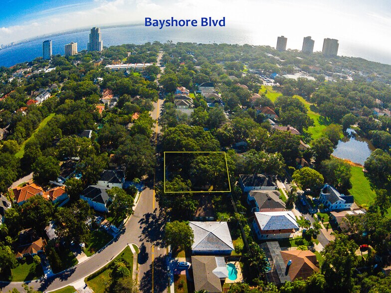 Building Photo - 3136 W EUCLID AVE N