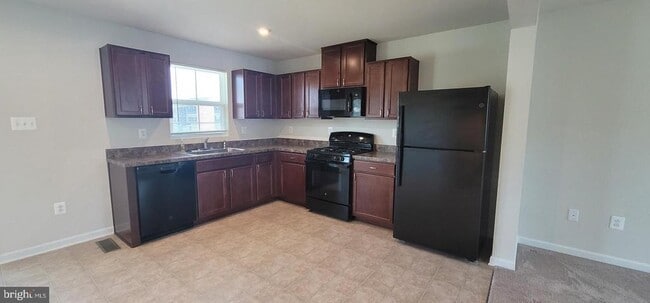 Building Photo - 67 Wiggles Ct