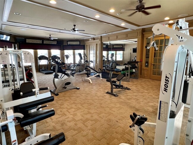 Building Photo - 3 Country Club Dr