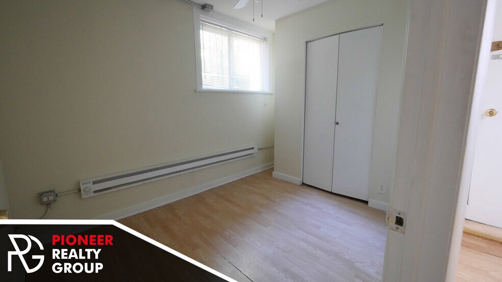 Building Photo - 4433 N Wolcott Ave