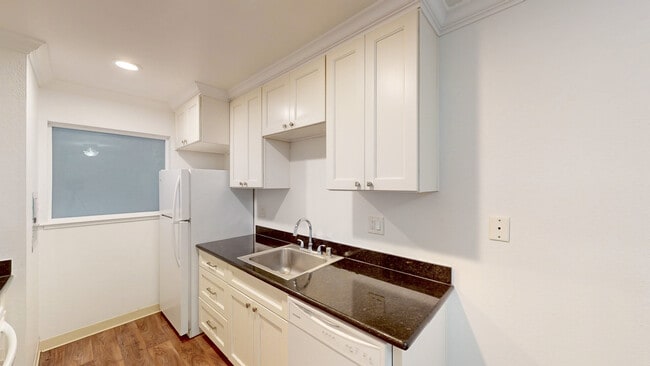 Building Photo - 461 Ignacio Blvd