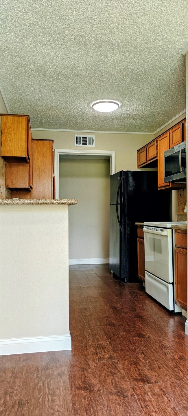 Building Photo - 8413 Sands Point Dr