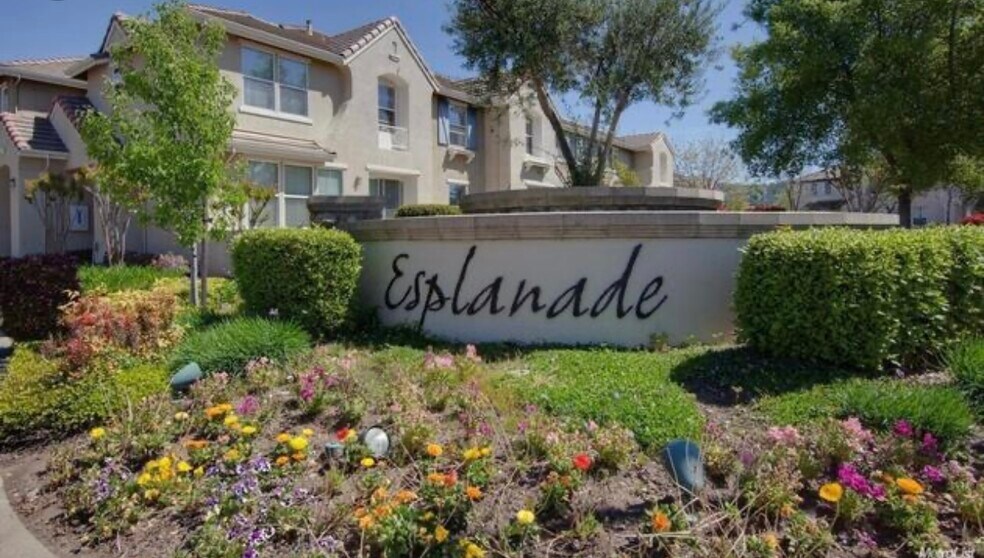 Building Photo - 4402 Esplanade Cir
