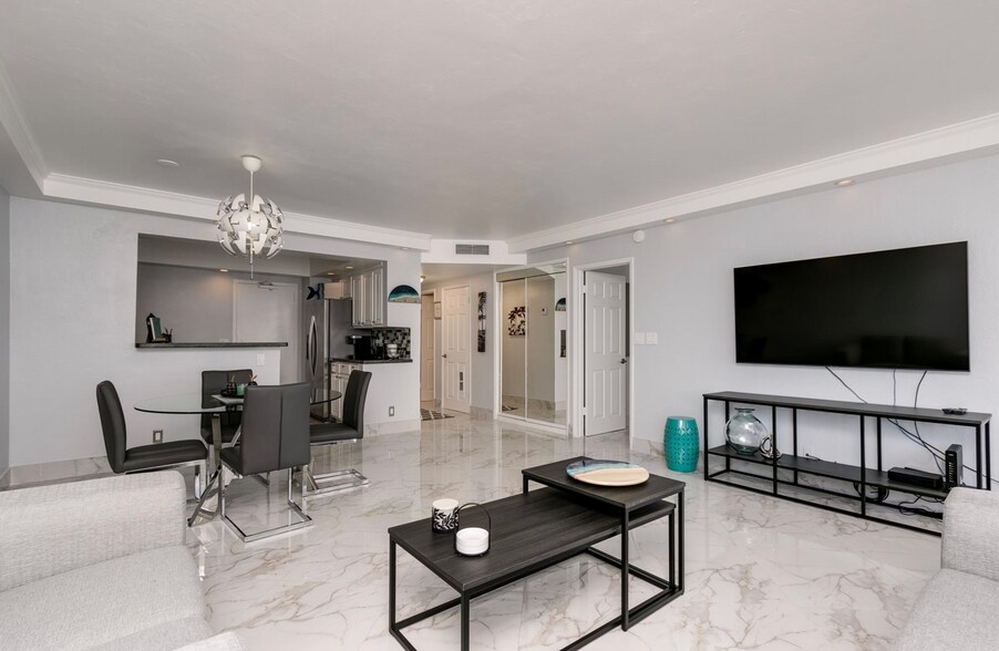Building Photo - 3700 Galt Ocean Dr