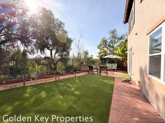 Building Photo - Welcome to this stunning home located in t...