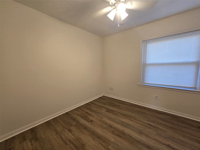 Building Photo - 107 Tarpon Ave