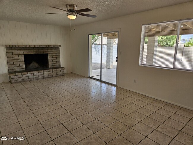 Building Photo - 1560 W Keating Ave