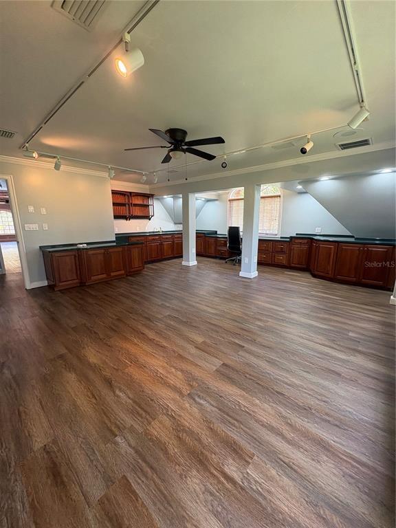 Building Photo - 976 SW Hamlet Cir