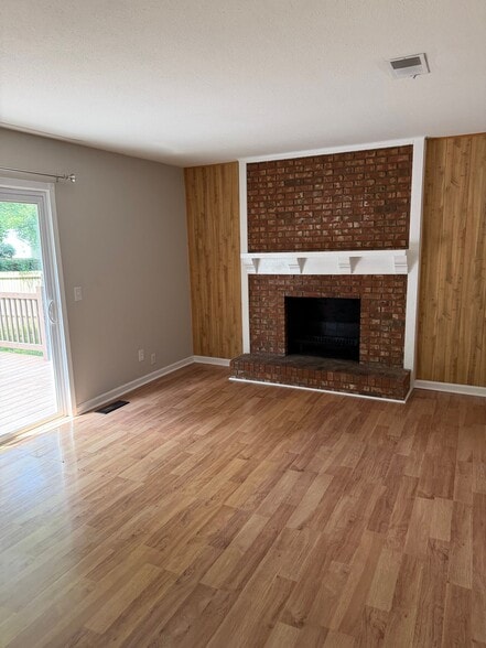 Building Photo - 1293 Deblin Dr
