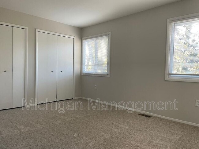 Building Photo - 44947 Forest Trail Dr