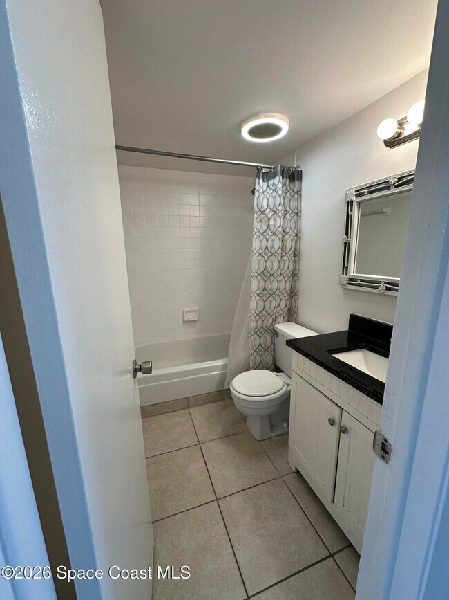 Building Photo - 837 Hickory St