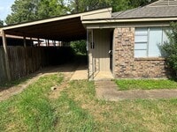 Building Photo - 977 Pope St