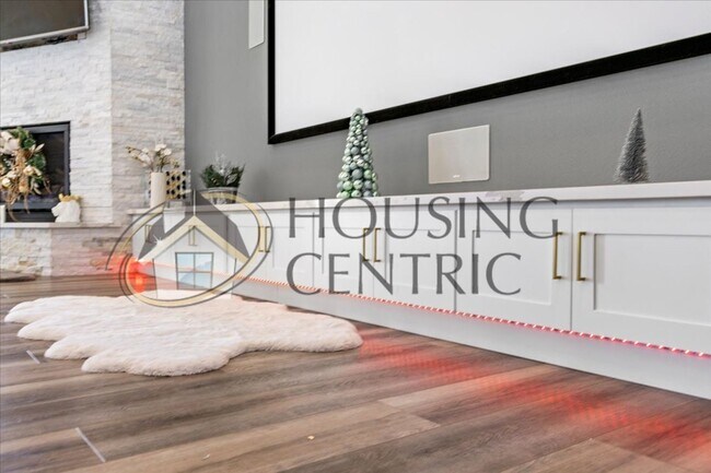 Building Photo - Breathtaking Luxury Custom Rental in Guard Gated Serrano Golf Community!!