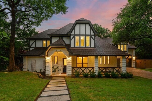 Primary Photo - 1910 Holly Hill Dr
