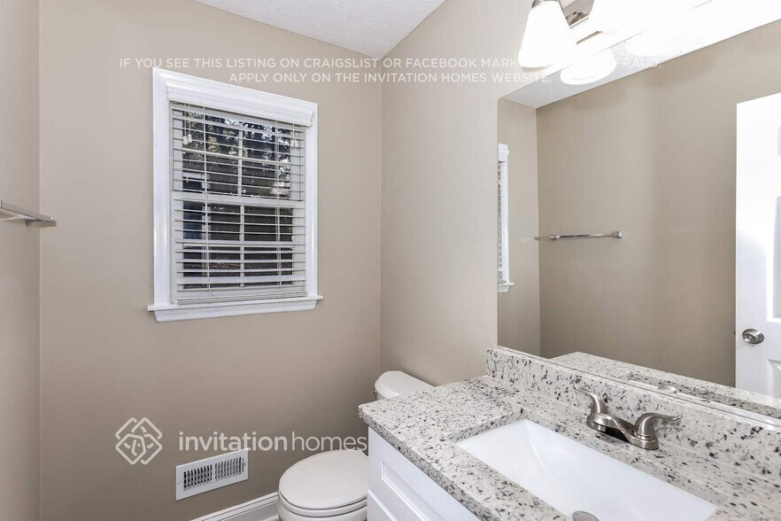 Building Photo - 2498 Quentin Dr