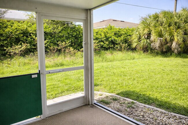 Building Photo - 13430 Pine Needle Ln