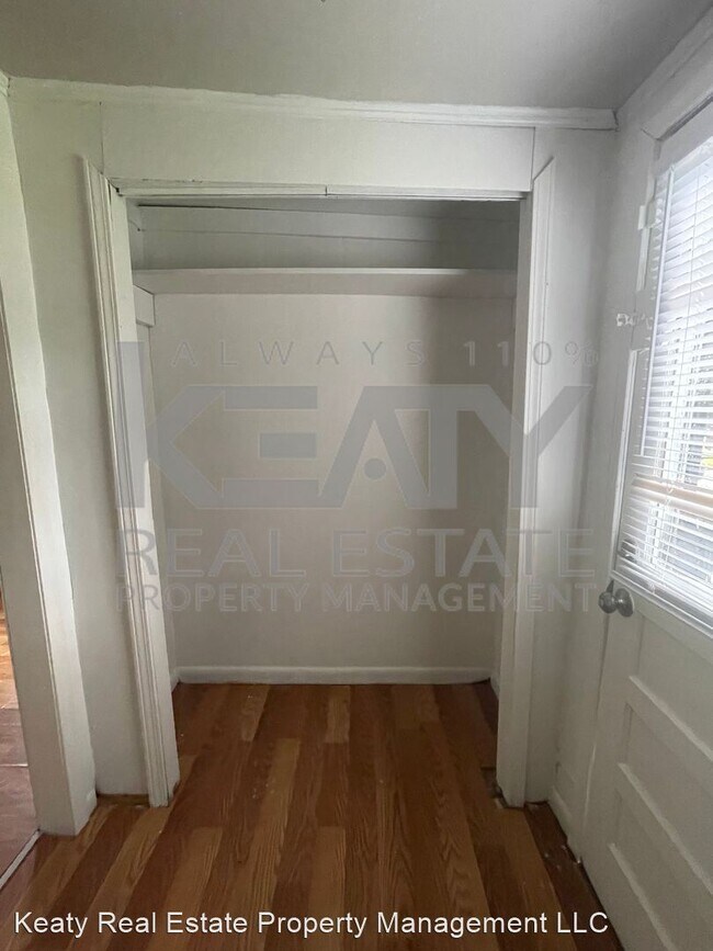 Building Photo - 2 br, 1 bath House - 313 W Gilman Road