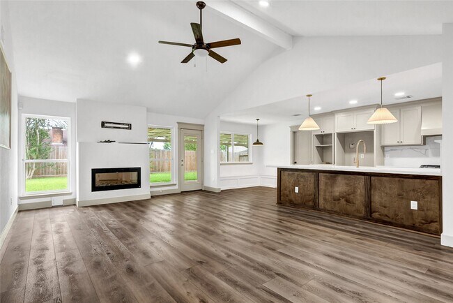 Building Photo - 10115 Kirkbluff Dr