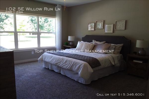 Building Photo - 2 bedroom, 2 bath Townhome