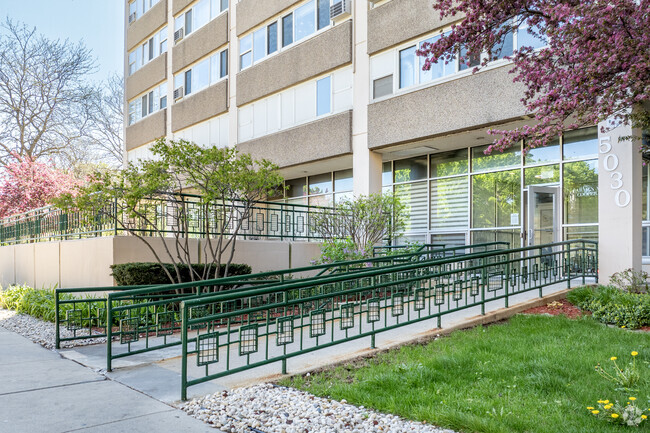 Entrance - Carmen Marine Apartments