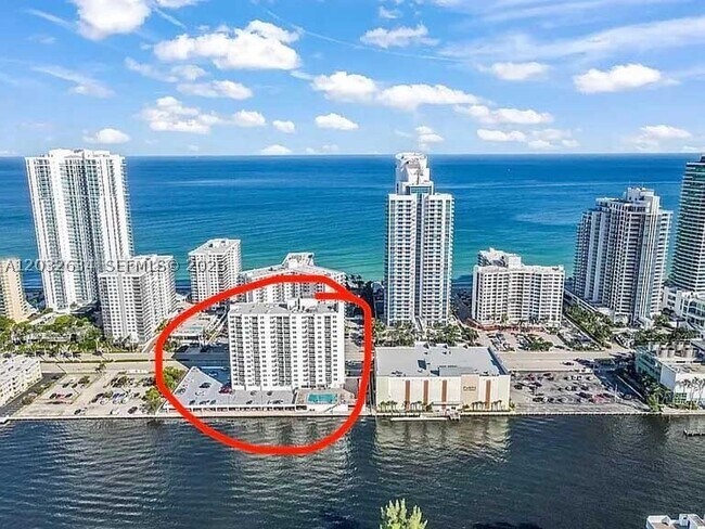 Building Photo - 3000 S Ocean Dr