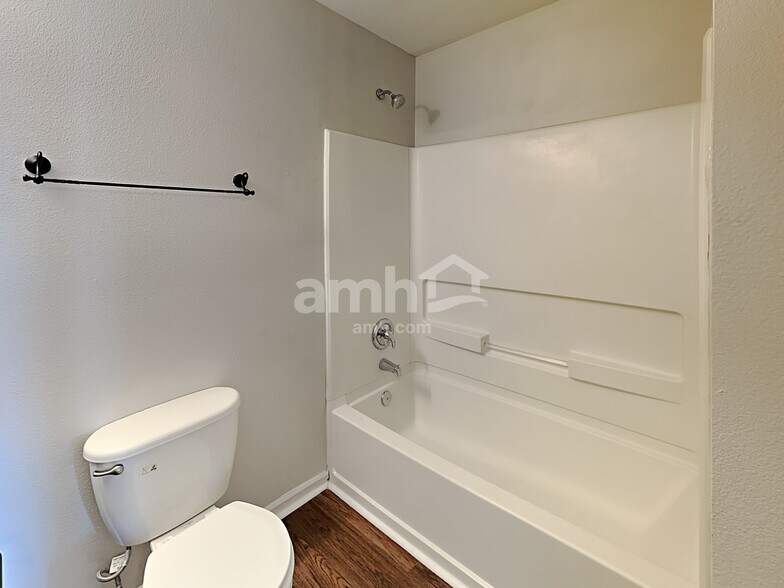 Building Photo - 1413 Dowell St