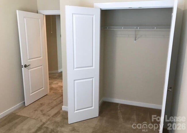 Building Photo - 1923 Winpole Ln