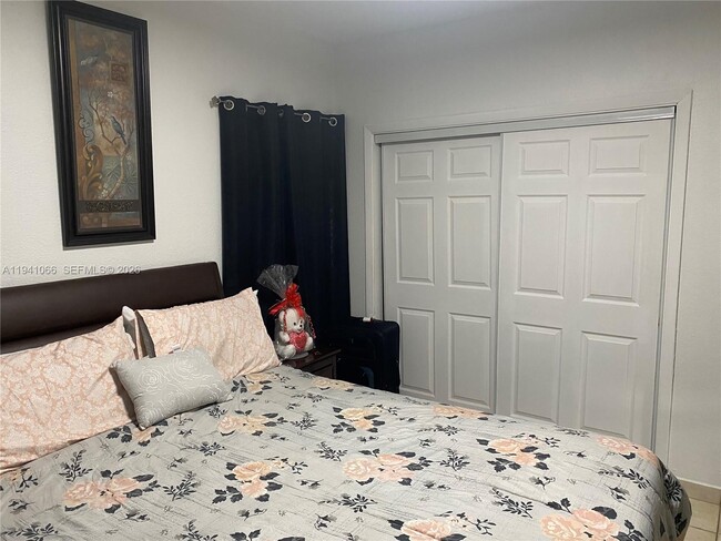 Building Photo - 1631 NW 29th Ave