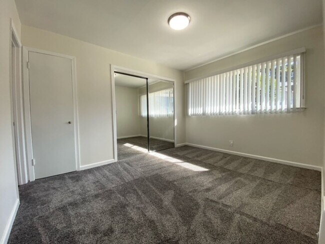 Building Photo - Brand New 1st Floor 1 bedroom 1 bath coming soon!