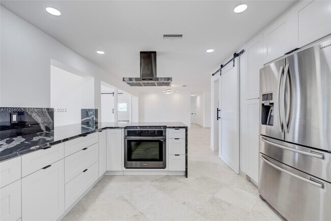 Building Photo - 2742 SE 11th St