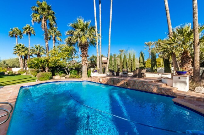 Building Photo - MUST SEE!!! FULLY-FURNISHED LUXURIOUS 6 Be...