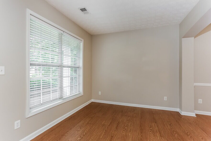 Building Photo - 1015 Maple Leaf Dr