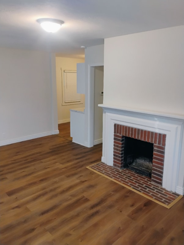 Building Photo - 380 E 100 N