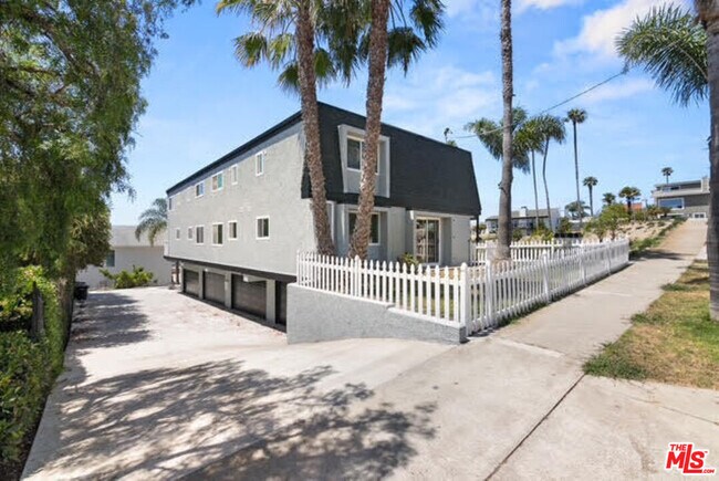 Primary Photo - 24802 La Paz Ave