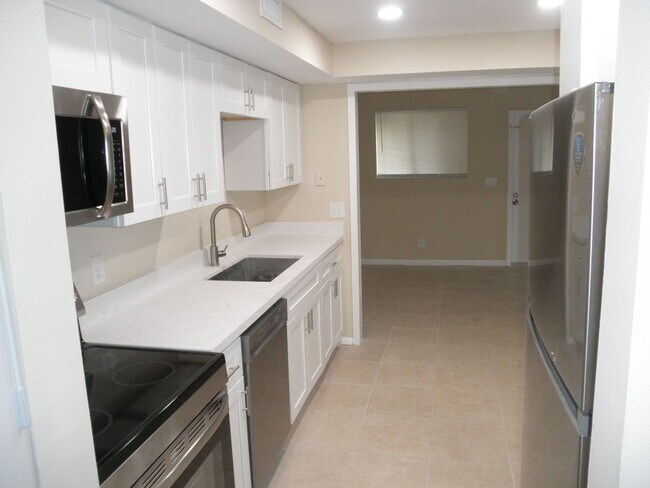 Building Photo - Fairview Villas