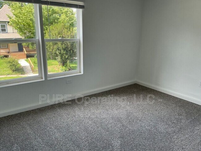 Building Photo - 4245 Burdette St