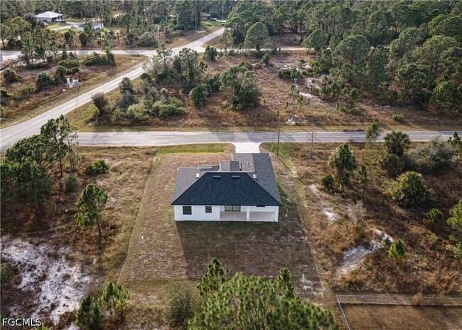 Building Photo - 987 Edgerton Ave