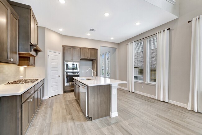Building Photo - 360 Mallorn Ln