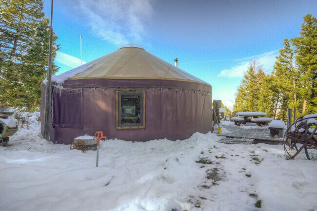 Building Photo - 7260 S 3rd Rd