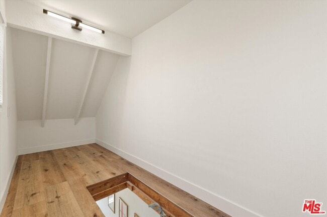 Building Photo - 2516 Arizona Ave