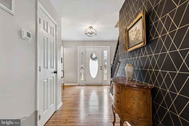 Building Photo - 14 Willow Glen Ct